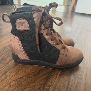 SOREL Evie II NW Lace Boots Size 7 Tobacco Brown & Black